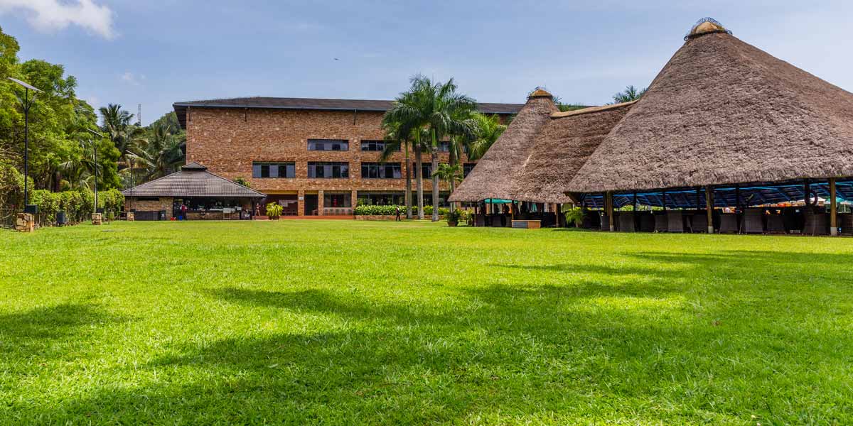 speke Resort munyonyo poolside resturant