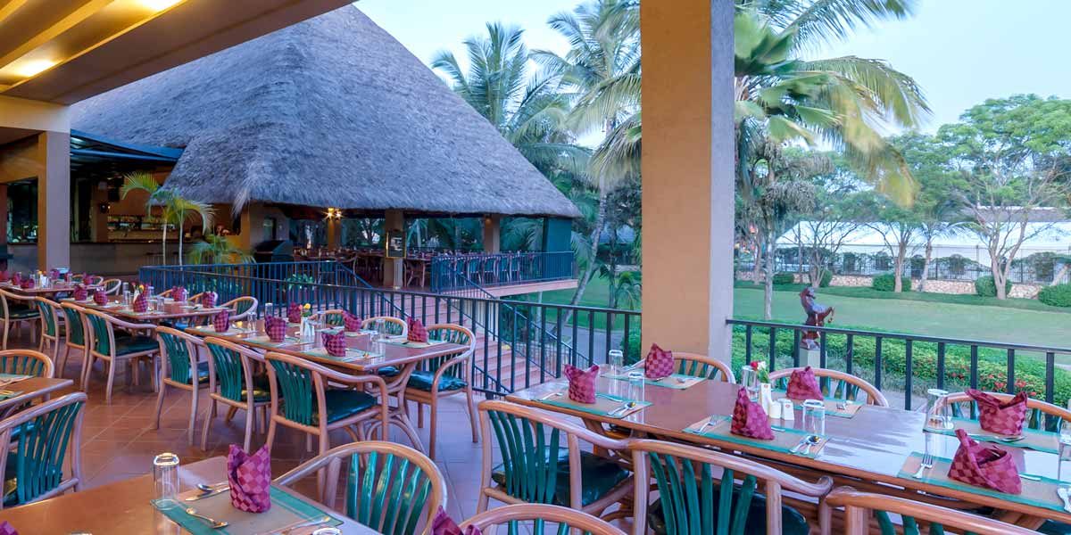 speke resort munyonyo Victoria restaurant