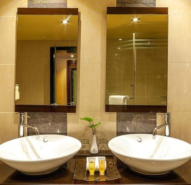 Speke Resort Munyonyo executive suite